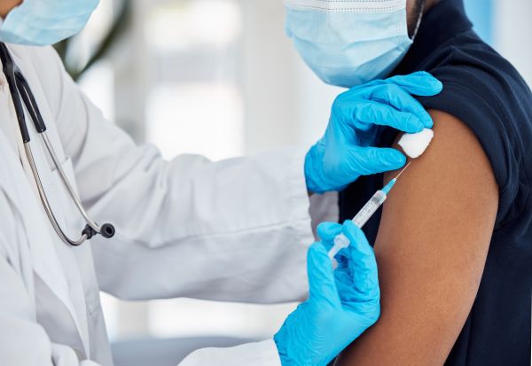 Научниците пресметаа колку животи спасија вакцините